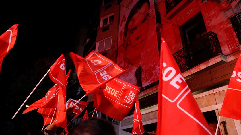 Vitória amarga para o PSOE e impasse sem fim à vista em Espanha