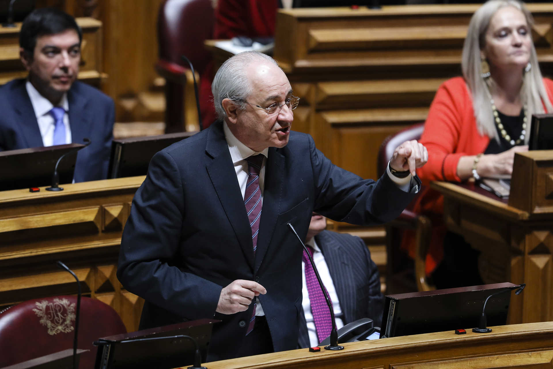O líder parlamentar do PSD, Rui Rio, disse que "se evaporaram 590 milhões de euros" do OE2020. MIGUEL A. LOPES/LUSA